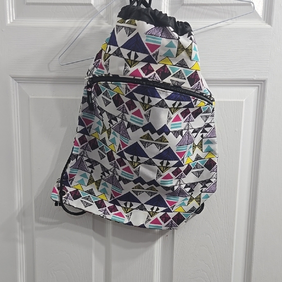 Geometric Patterned Drawstring Backpack - Picture 3 of 7